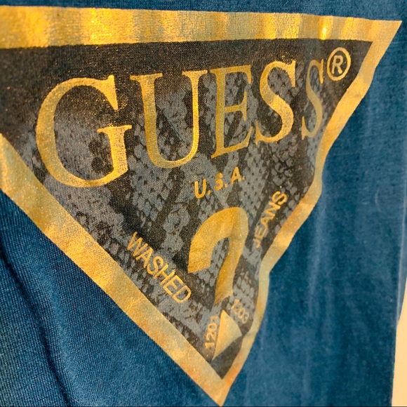 GUESS🔻 Baggy, Side Slit Tee - Picture 2 of 6